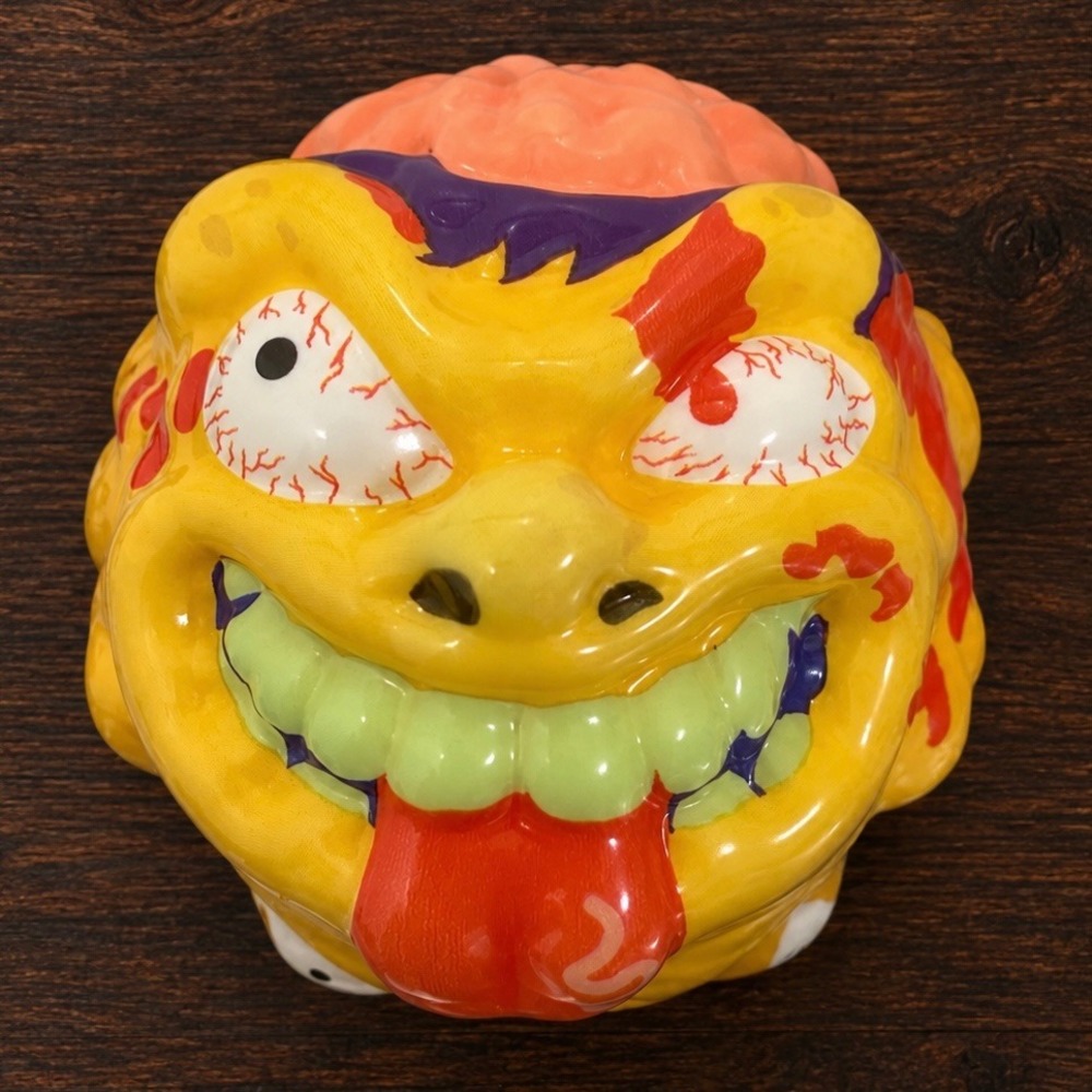 Mutant Monsters Yellow Brain Monster Zombie Ball Venture Products NB11910 Toy